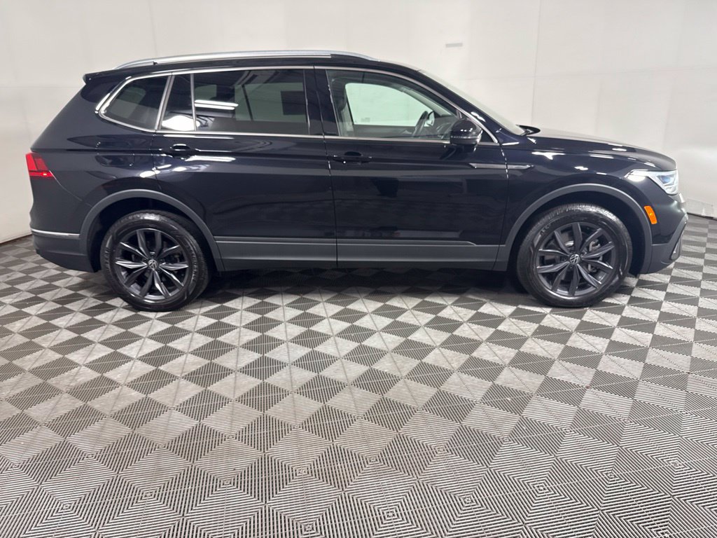 Used 2023 Volkswagen Tiguan SE AWD/4WD image 11