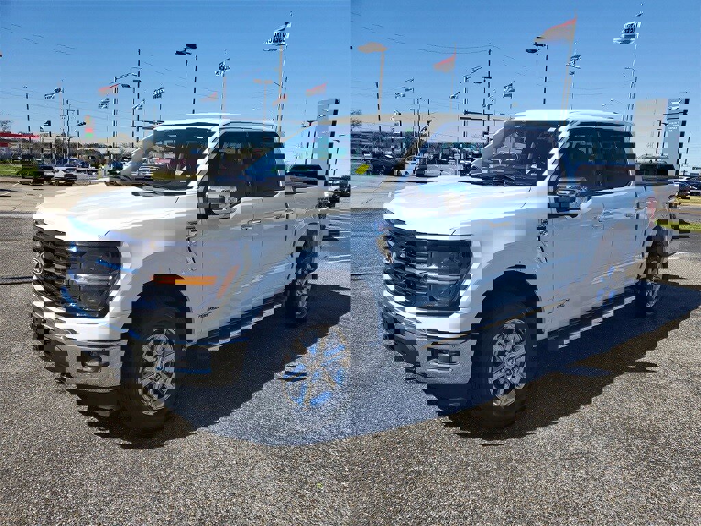 Used 2024 Ford F150 XLT w/ Equipment Group 302A MID image 2