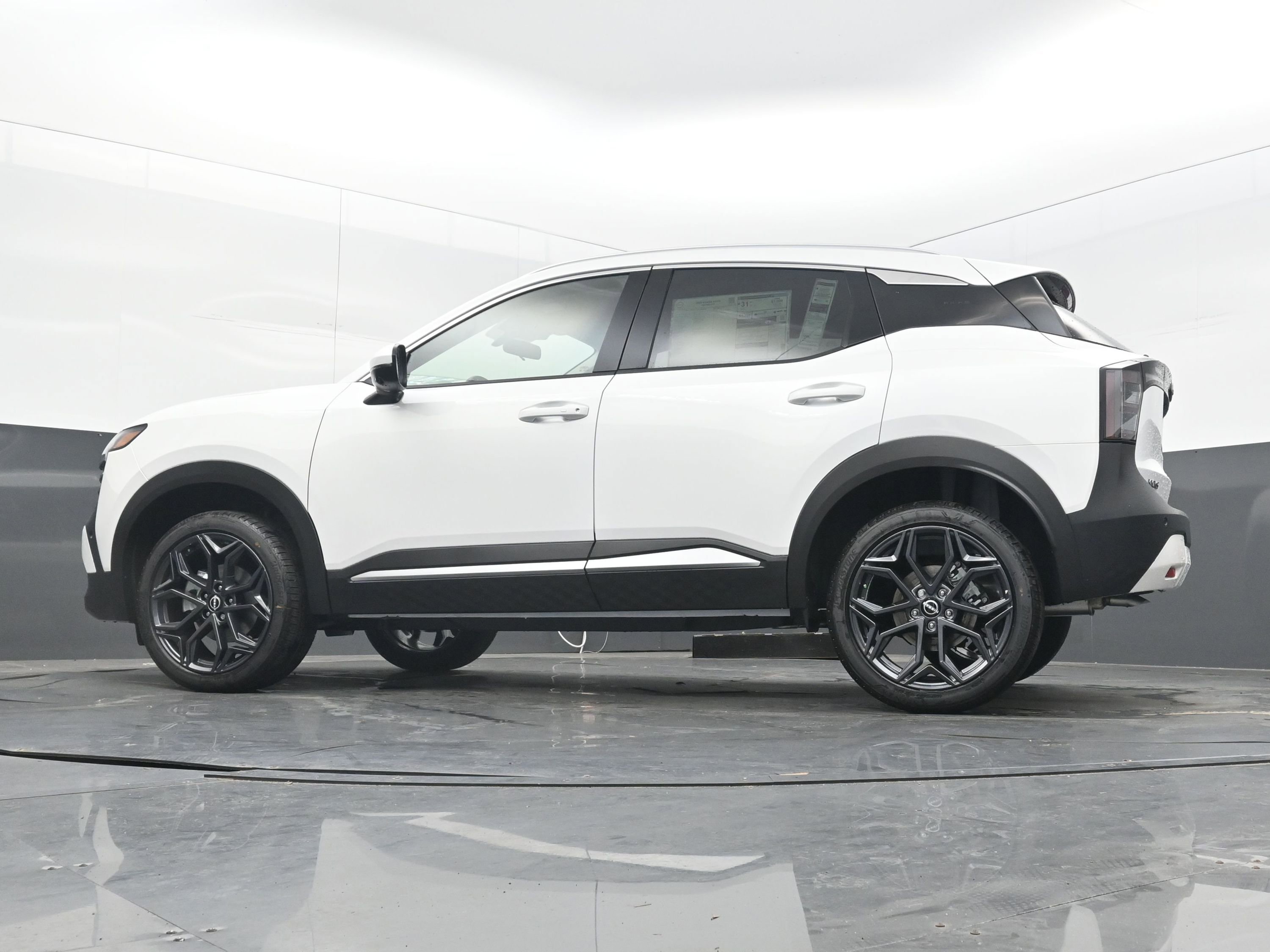 New 2025 Nissan Kicks SR image 37