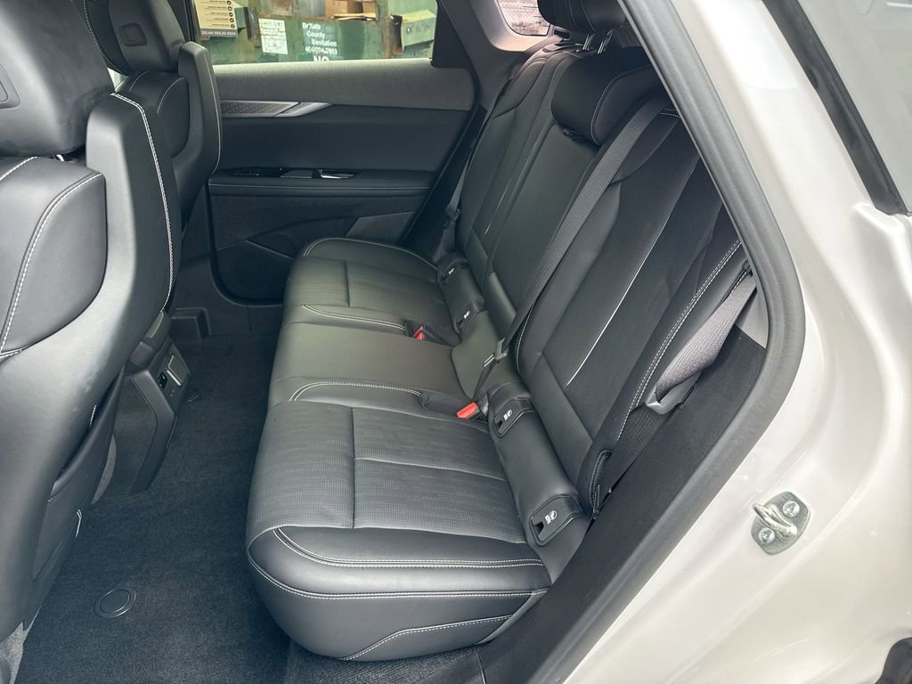 Used 2025 Cadillac Optiq Sport 2 image 28