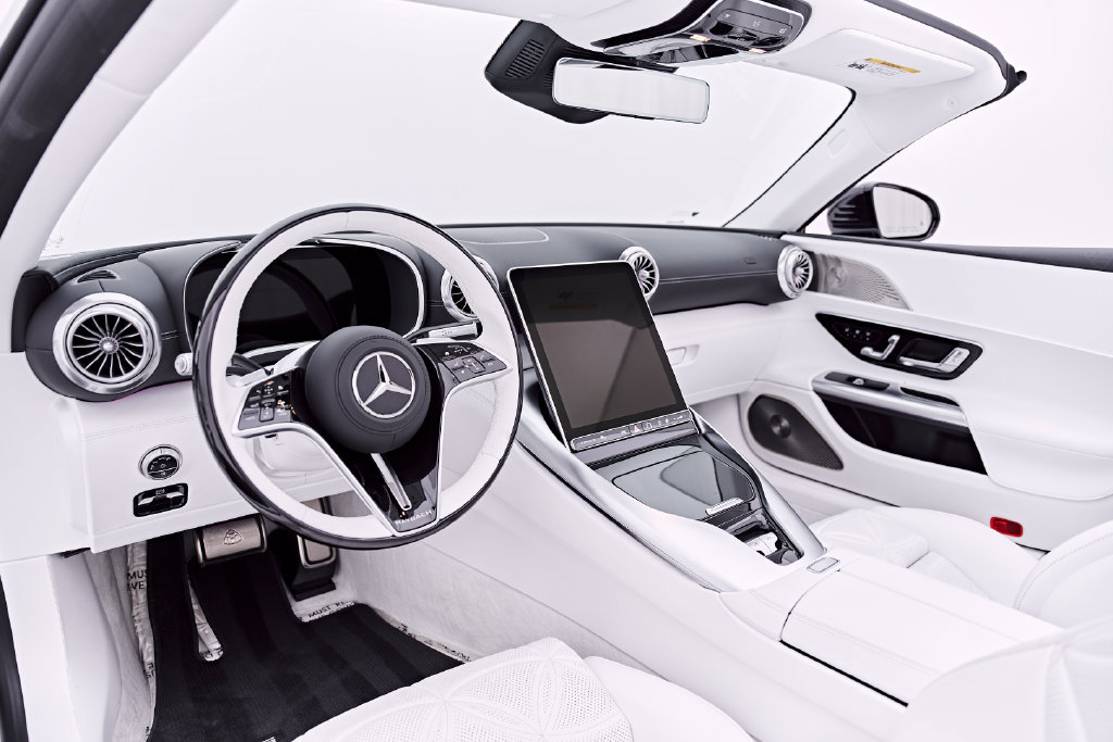 Used 2026 Mercedes-Benz Maybach SL 680 image 2
