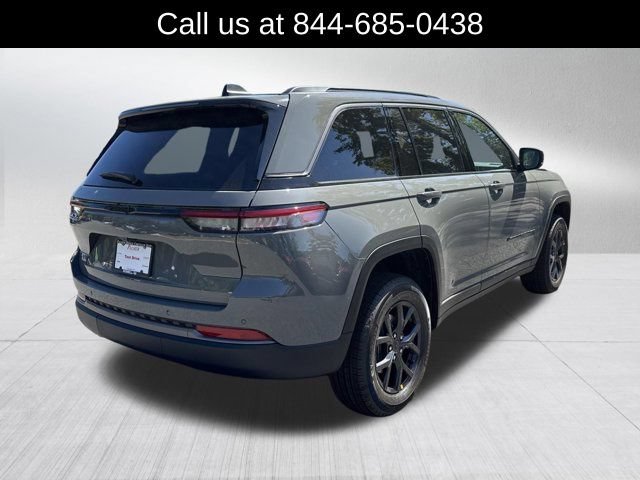 New 2027 Jeep Grand Cherokee Altitude RWD image 5