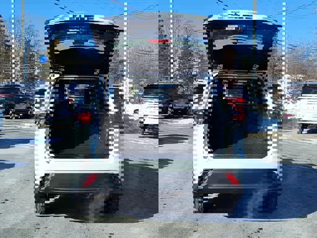 Used 2023 Toyota Highlander XLE image 10