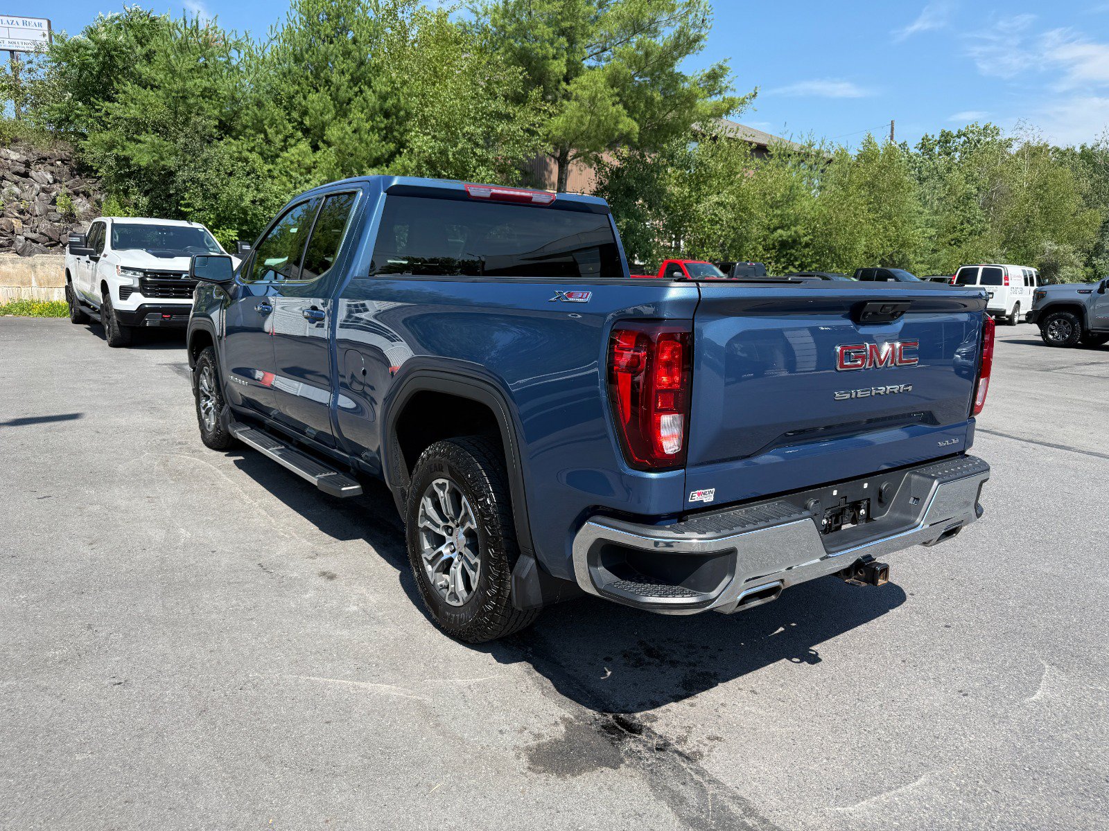 Certified 2024 GMC Sierra 1500 SLE AWD/4WD image 3