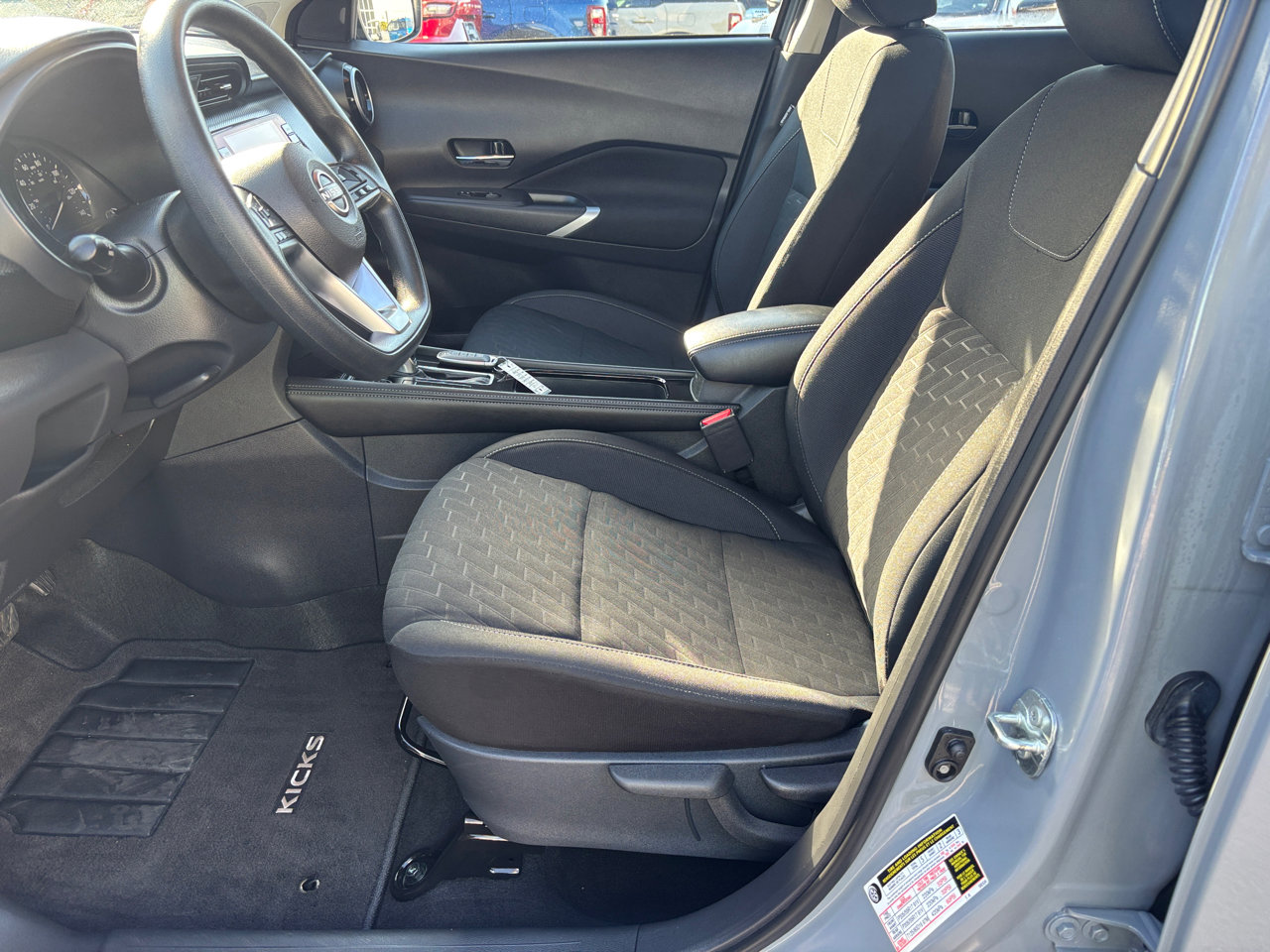 Used 2024 Nissan Kicks SV image 9