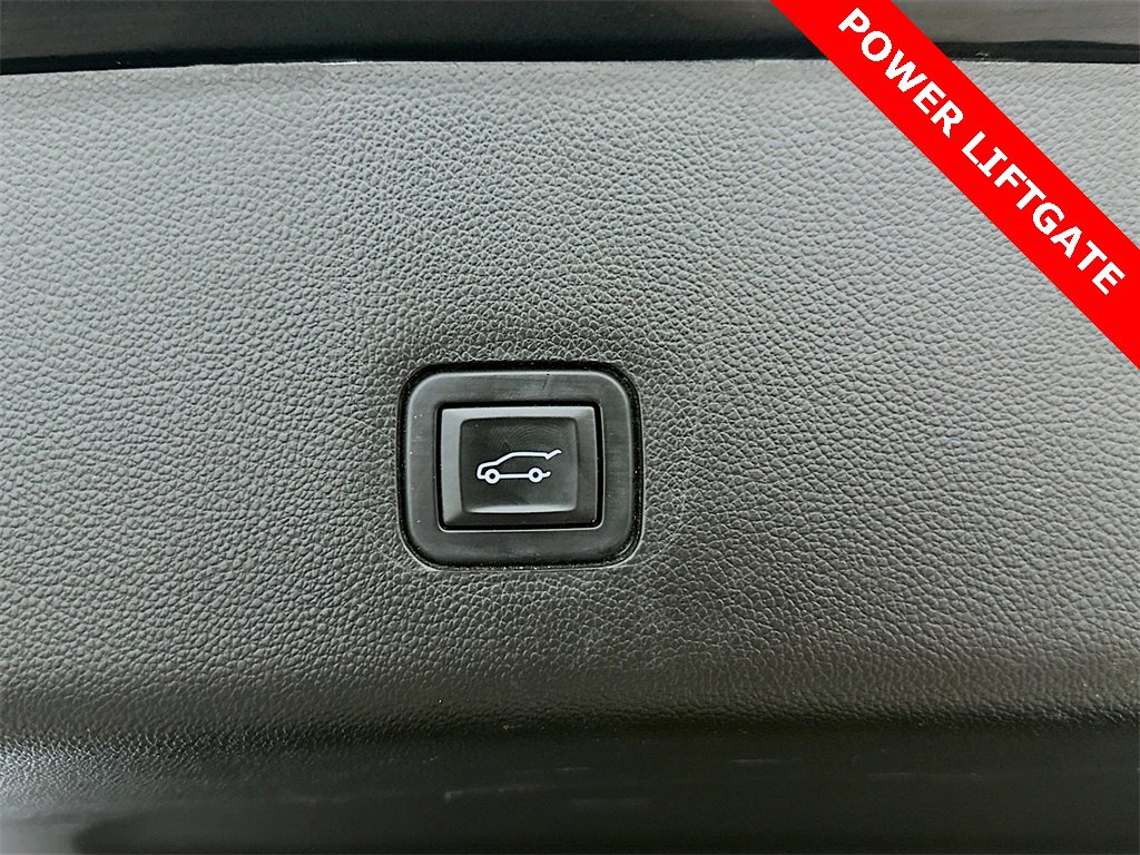 Used 2020 Chevrolet Traverse LT image 35