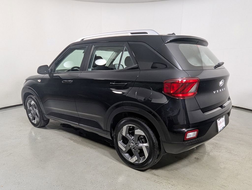 Used 2024 Hyundai Venue SEL image 5