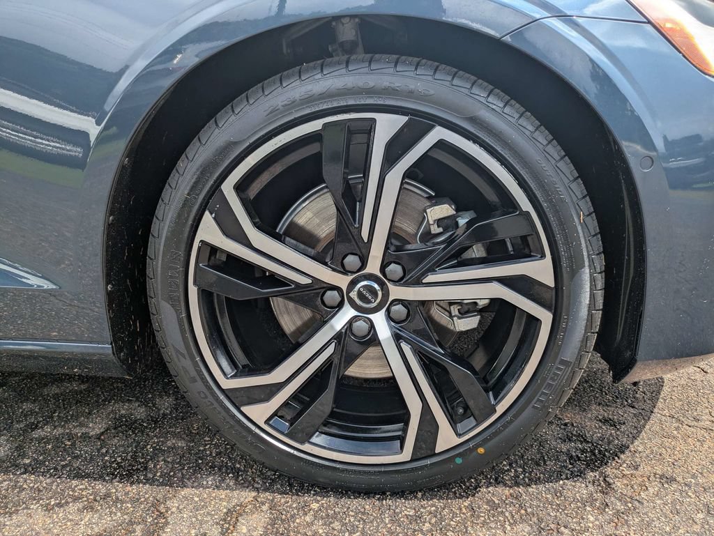 Certified 2024 Volvo S60 B5 Plus w/ Climate Package AWD/4WD image 11