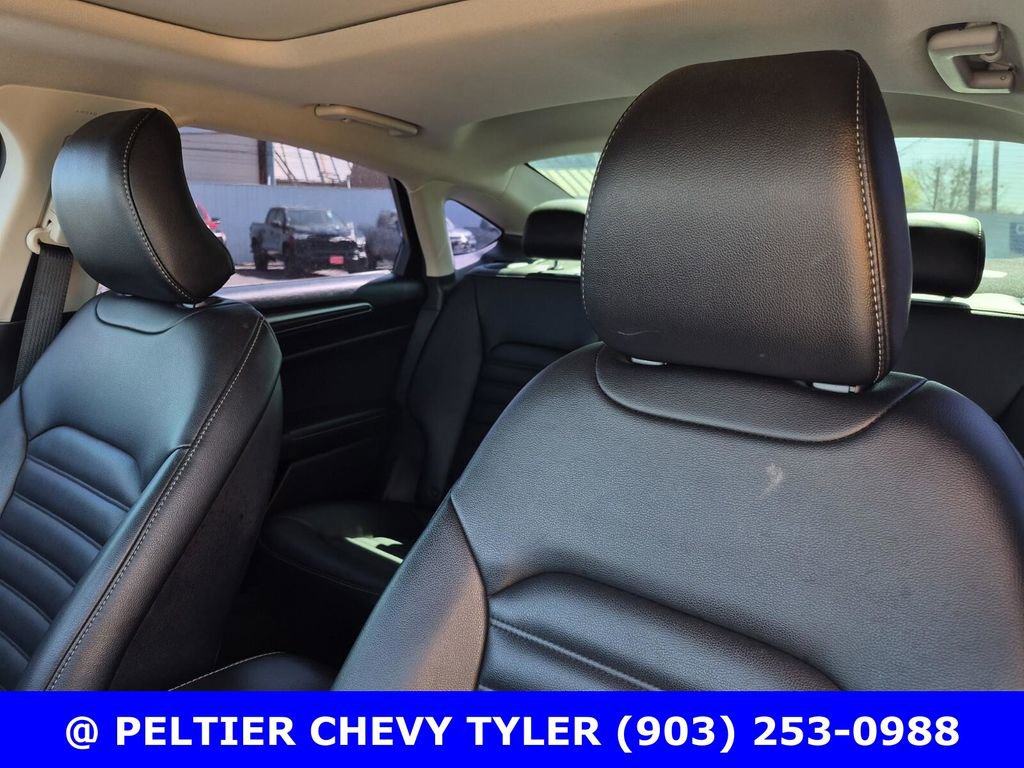 Used 2019 Ford Fusion SEL image 30