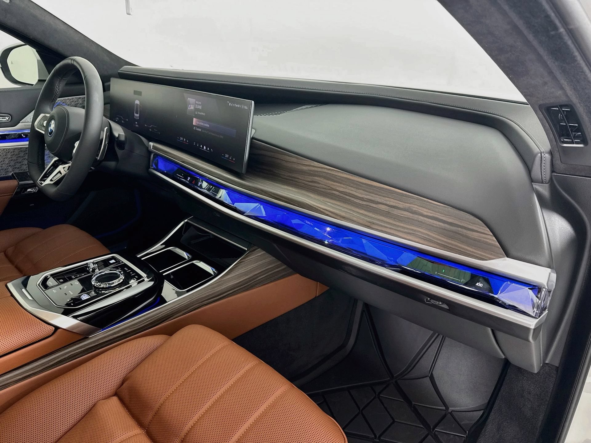 Used 2026 BMW 750e xDrive w/ Executive Package AWD/4WD image 32