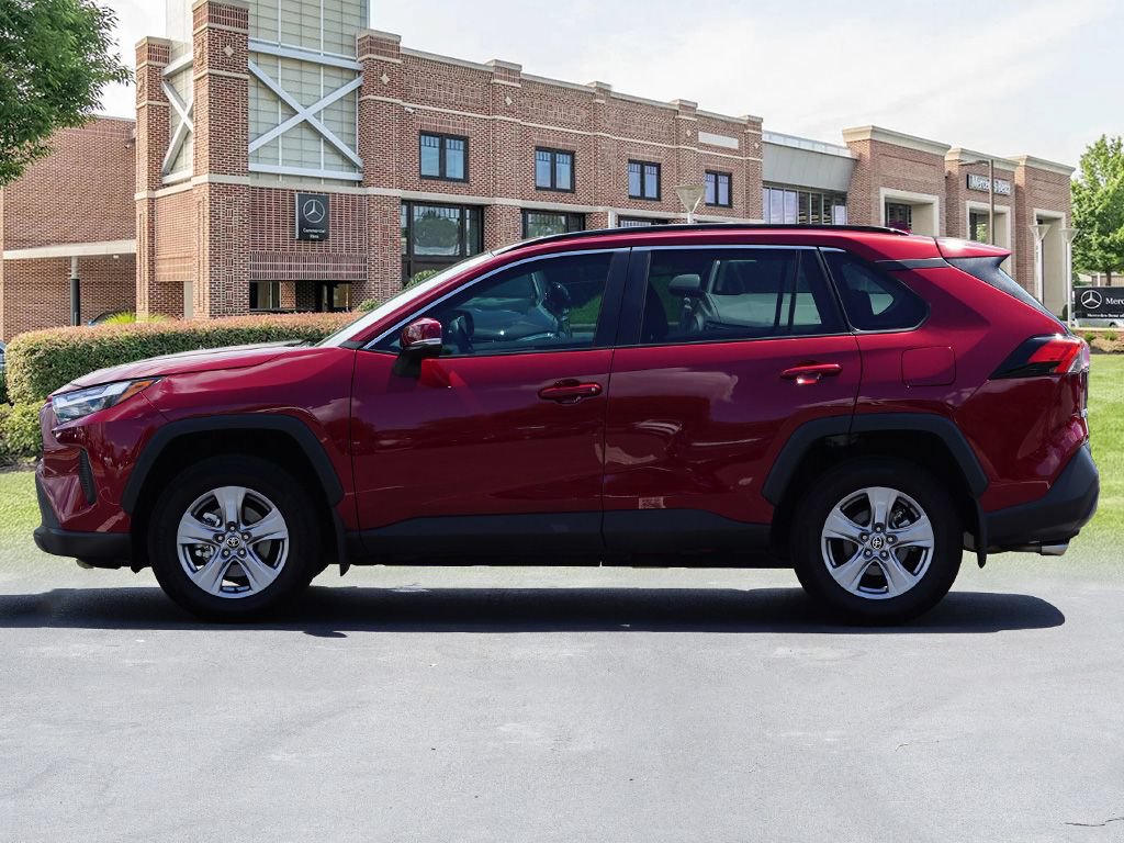 Used 2025 Toyota RAV4 XLE w/ Convenience Package FWD image 8