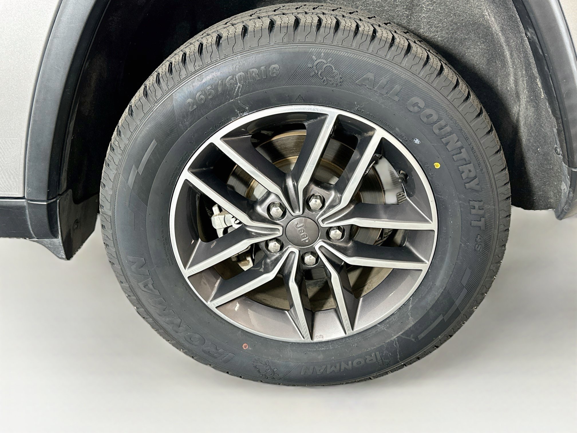 Used 2019 Jeep Grand Cherokee Limited RWD image 11