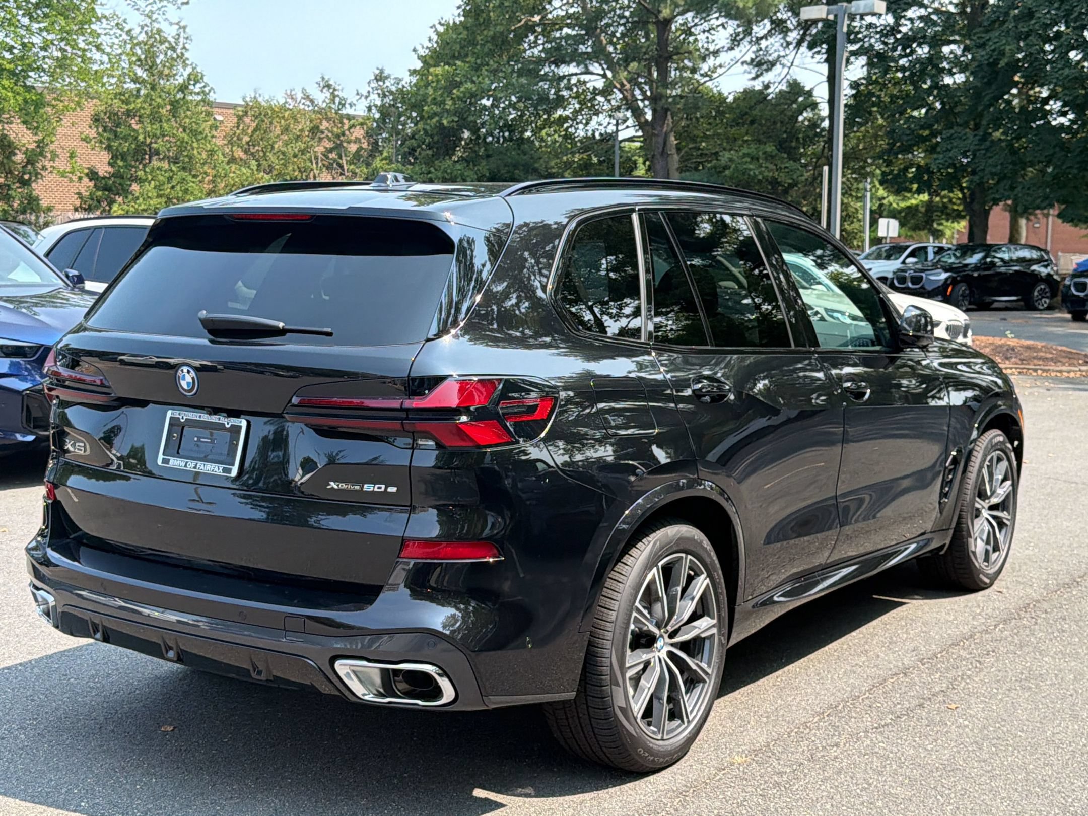 New 2026 BMW X5 xDrive50e w/ M Sport Package AWD/4WD image 9