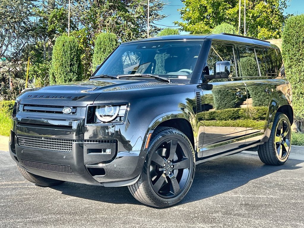 New 2026 Land Rover Defender 110 X-Dynamic SE AWD/4WD image 1