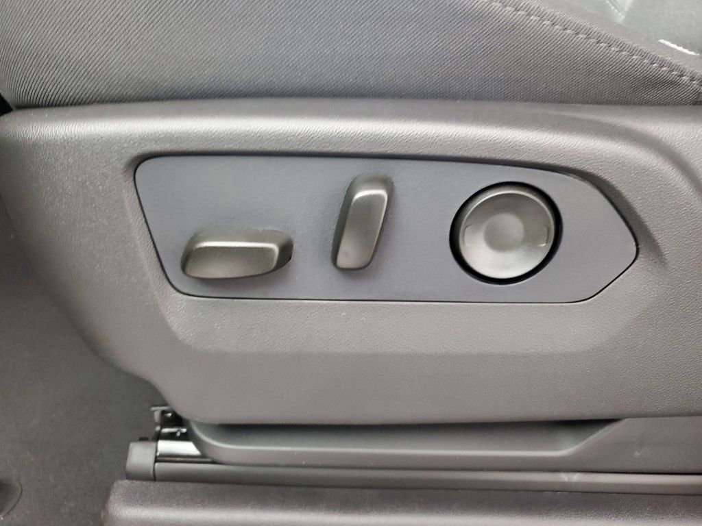 New 2026 Chevrolet Silverado 2500 Custom w/ Custom Value Package image 28