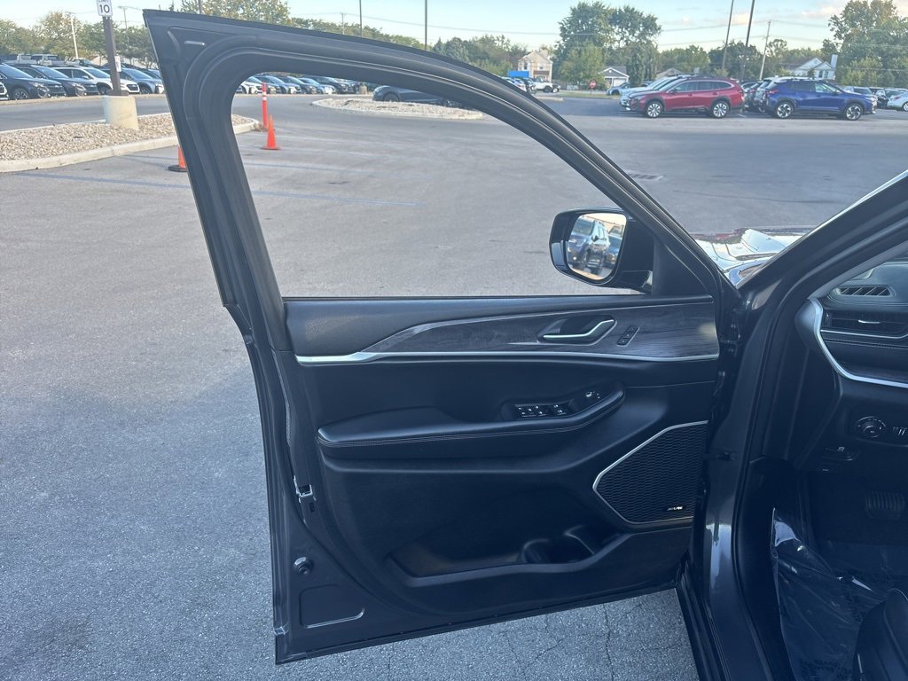 Used 2022 Jeep Grand Cherokee L Limited image 20