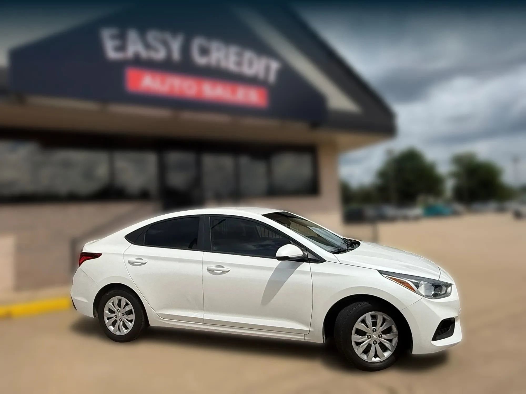Used 2020 Hyundai Accent SE FWD image 2