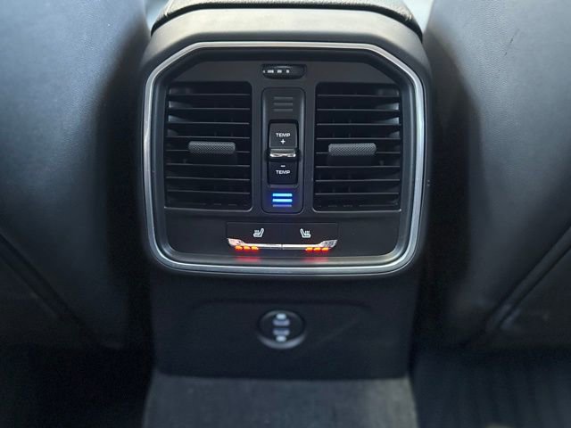 Certified 2026 Porsche Macan AWD/4WD image 31