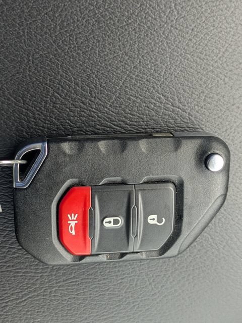 Used 2023 Jeep Wrangler Unlimited Rubicon AWD/4WD image 28