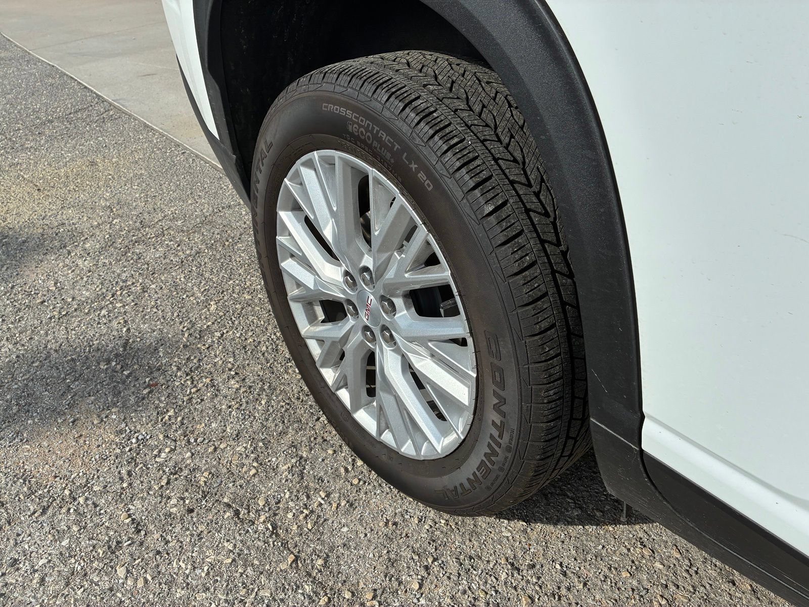 Used 2026 GMC Acadia Elevation w/ Elevation Premium Package FWD image 14