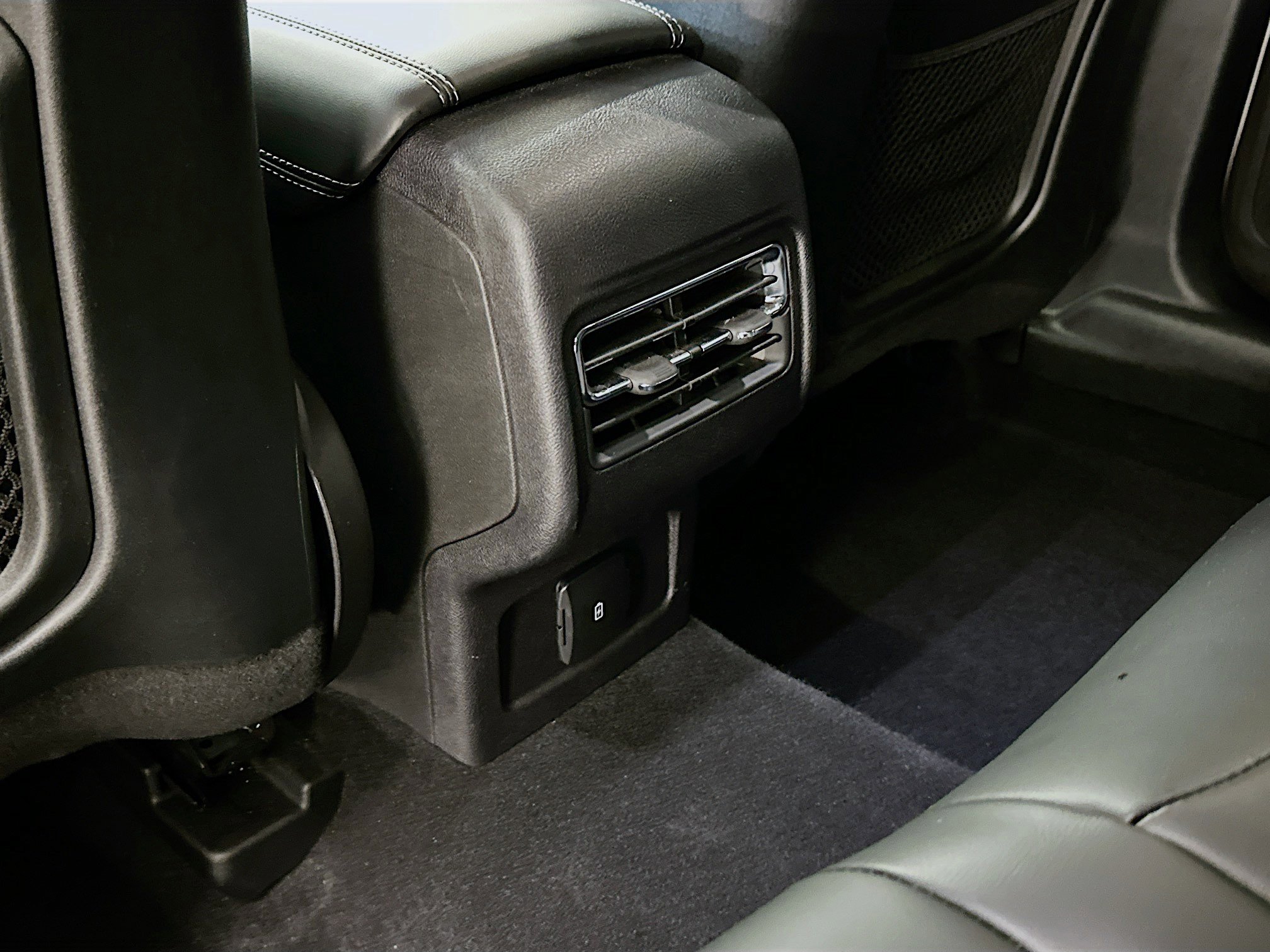 Used 2023 Lincoln Corsair AWD image 28