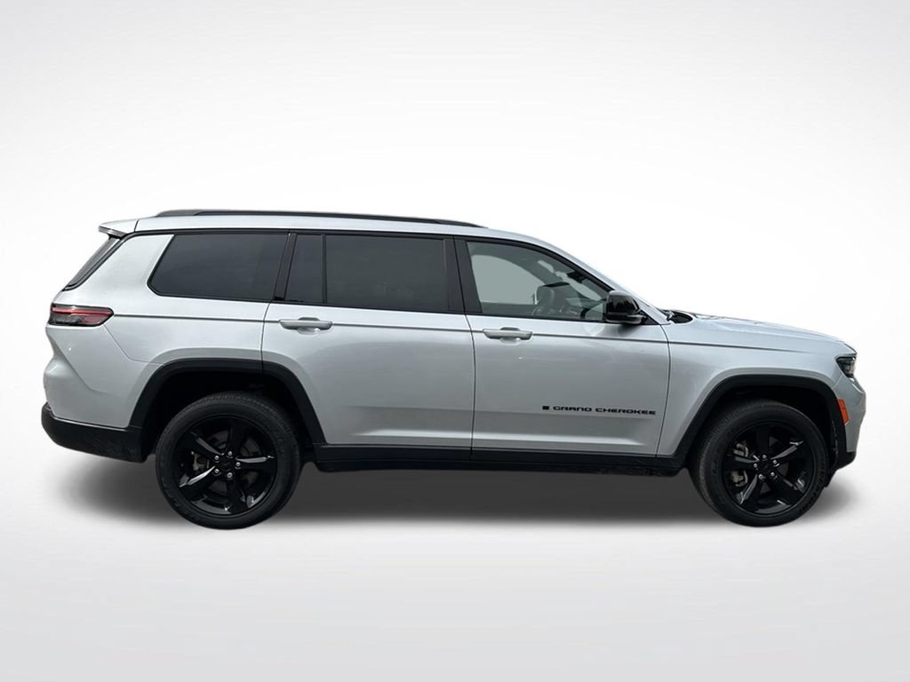 Used 2024 Jeep Grand Cherokee L Altitude AWD/4WD image 7