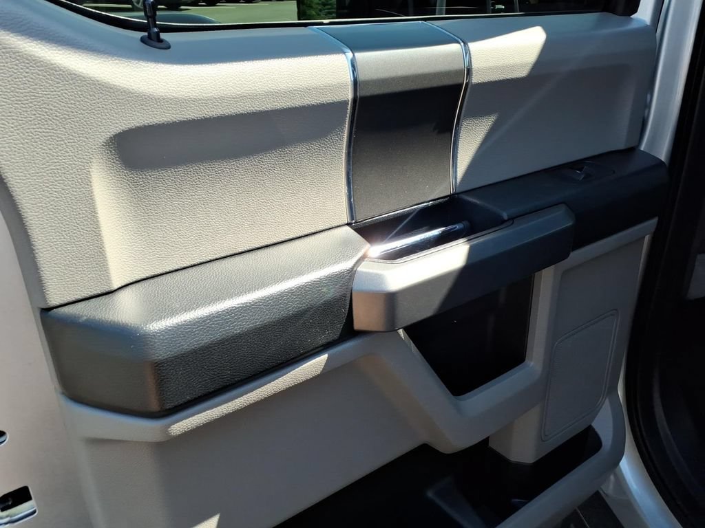 Used 2019 Ford F150 XLT w/ Equipment Group 302A Luxury AWD/4WD image 16