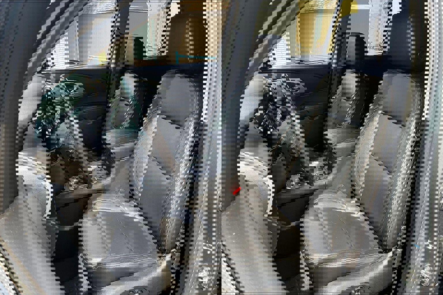 Used 2019 Chevrolet Traverse RS FWD image 23