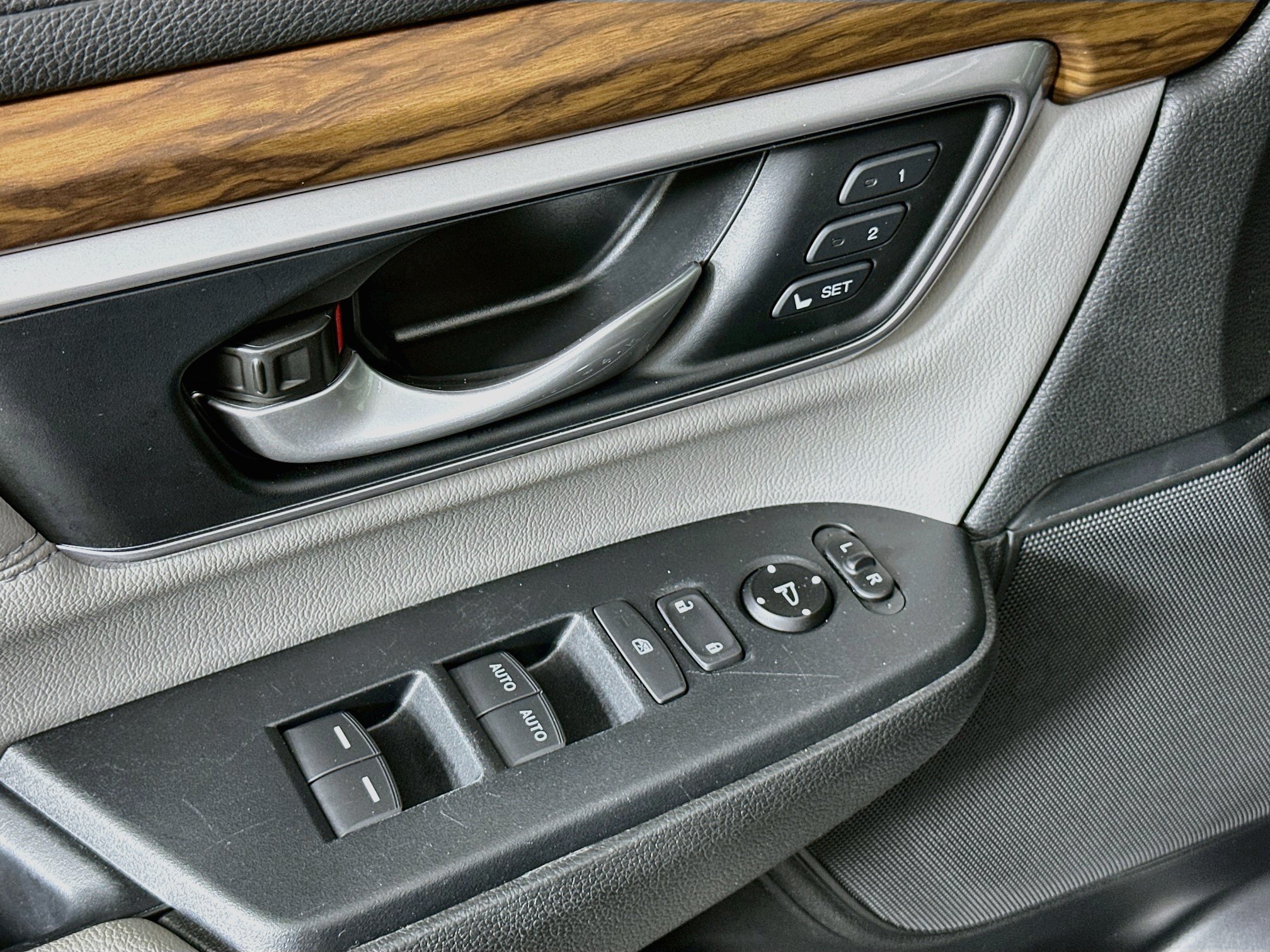 Used 2020 Honda CR-V Touring image 15