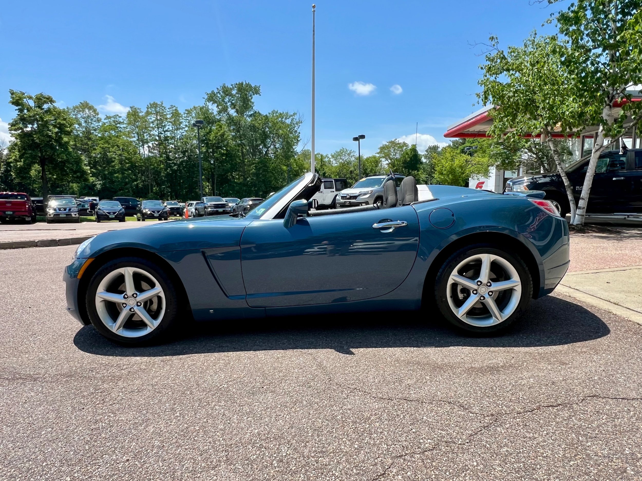 Used 2007 Saturn Sky RWD image 4