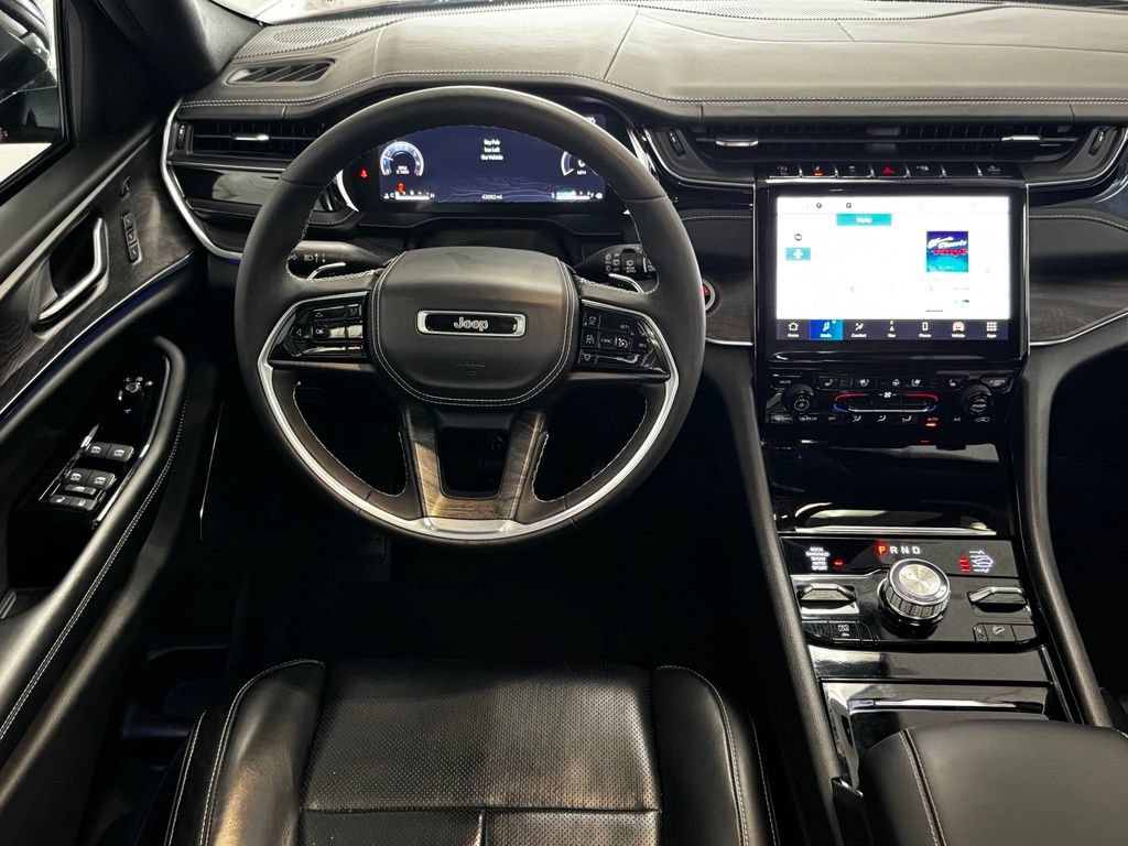 Certified 2023 Jeep Grand Cherokee Overland w/ Luxury Tech Group IV AWD/4WD image 12