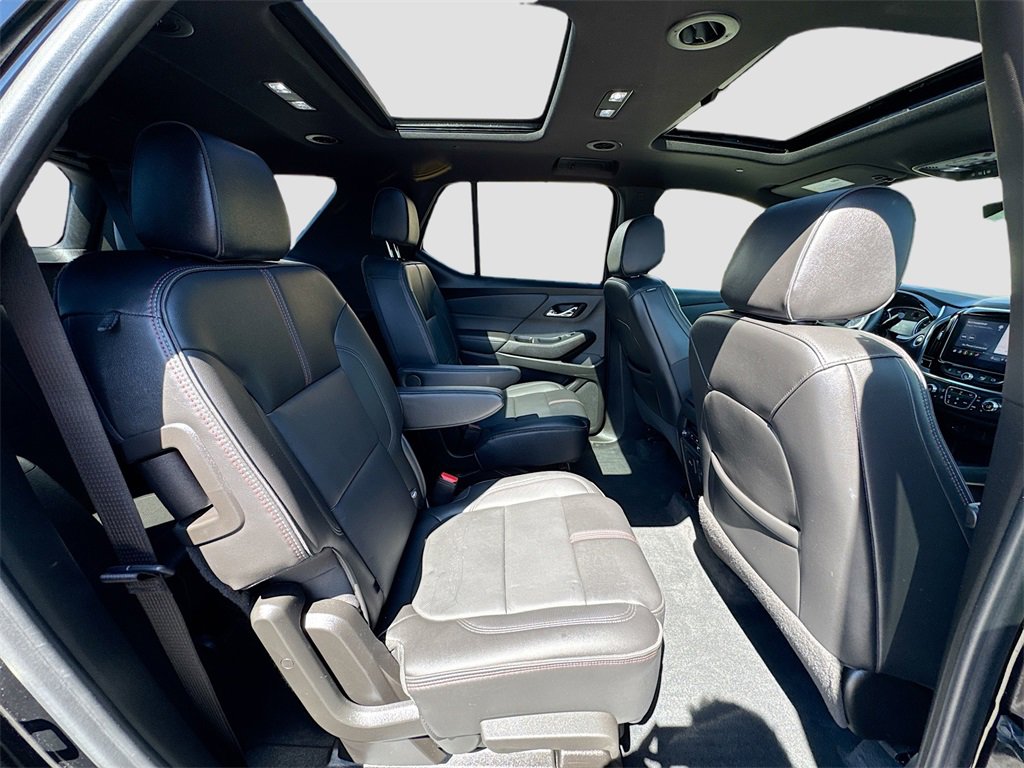 Used 2022 Chevrolet Traverse RS image 30