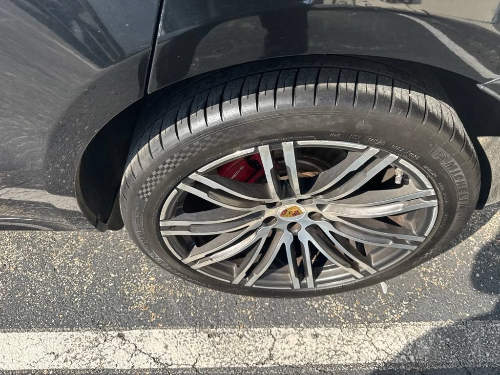 Used 2017 Porsche Macan GTS AWD/4WD image 5