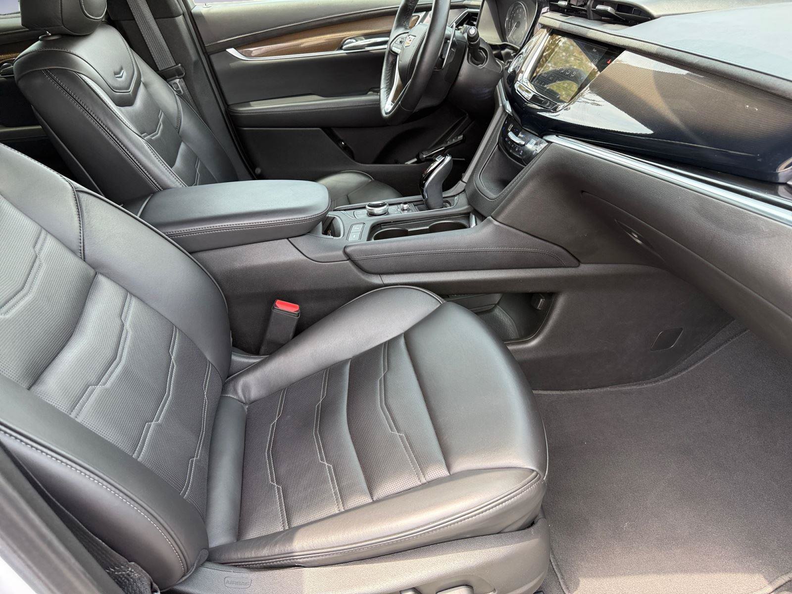 Used 2023 Cadillac XT6 Sport w/ LPO, ONYX Package AWD/4WD image 19