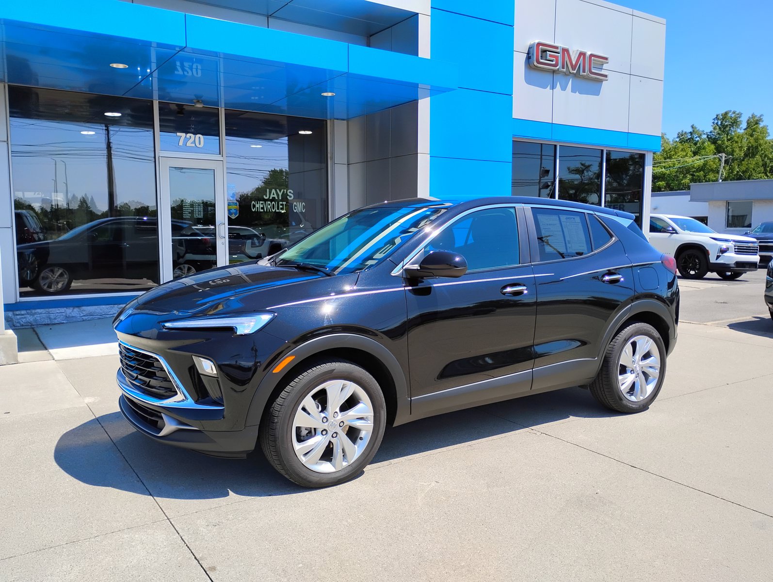 Used 2024 Buick Encore GX Preferred w/ Comfort Package FWD image 12