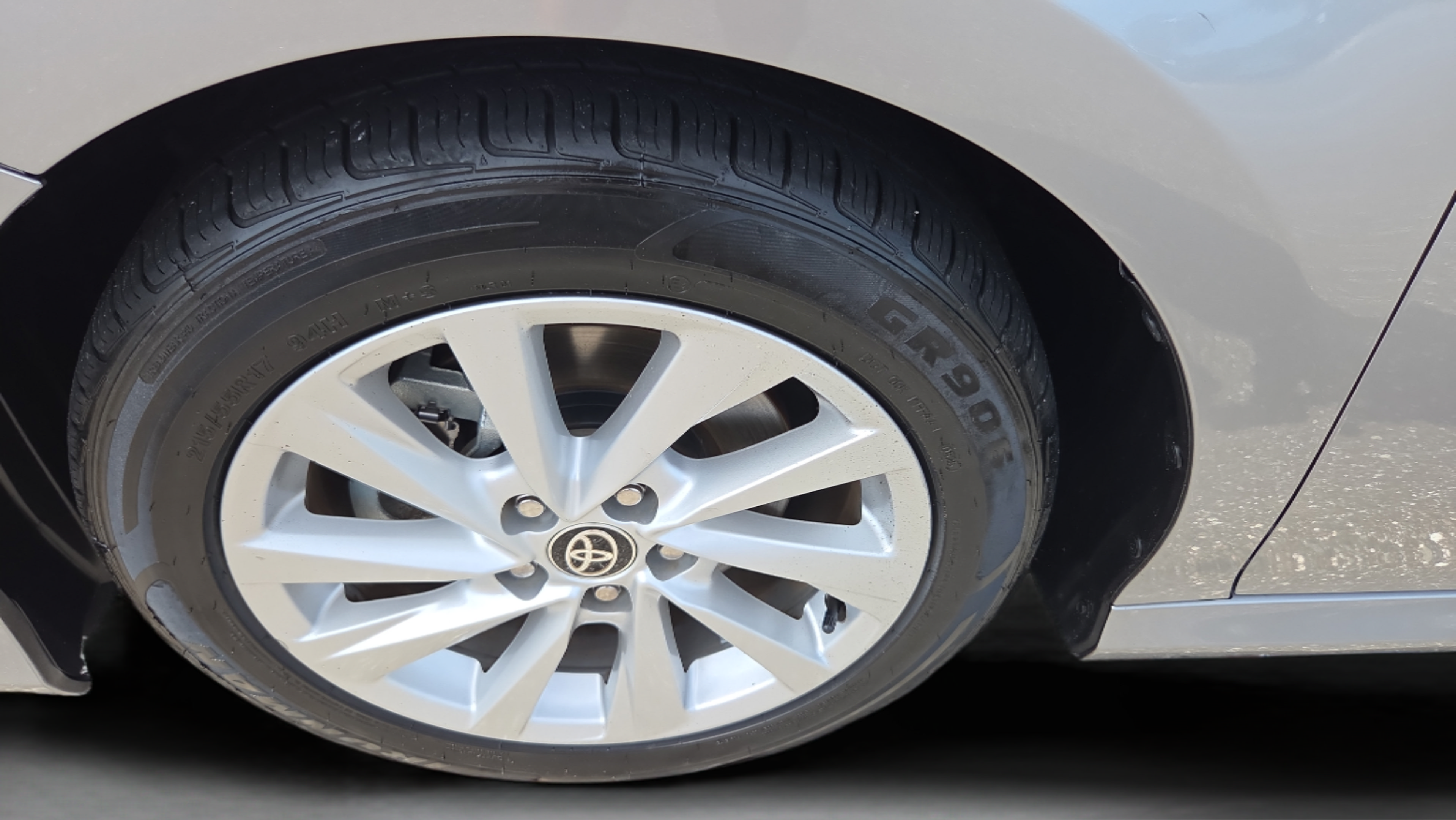 Used 2024 Toyota Camry LE FWD image 28
