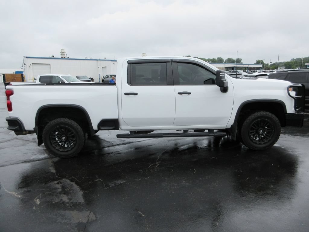 Used 2024 Chevrolet Silverado 2500 Custom w/ Custom Value Package AWD/4WD image 4