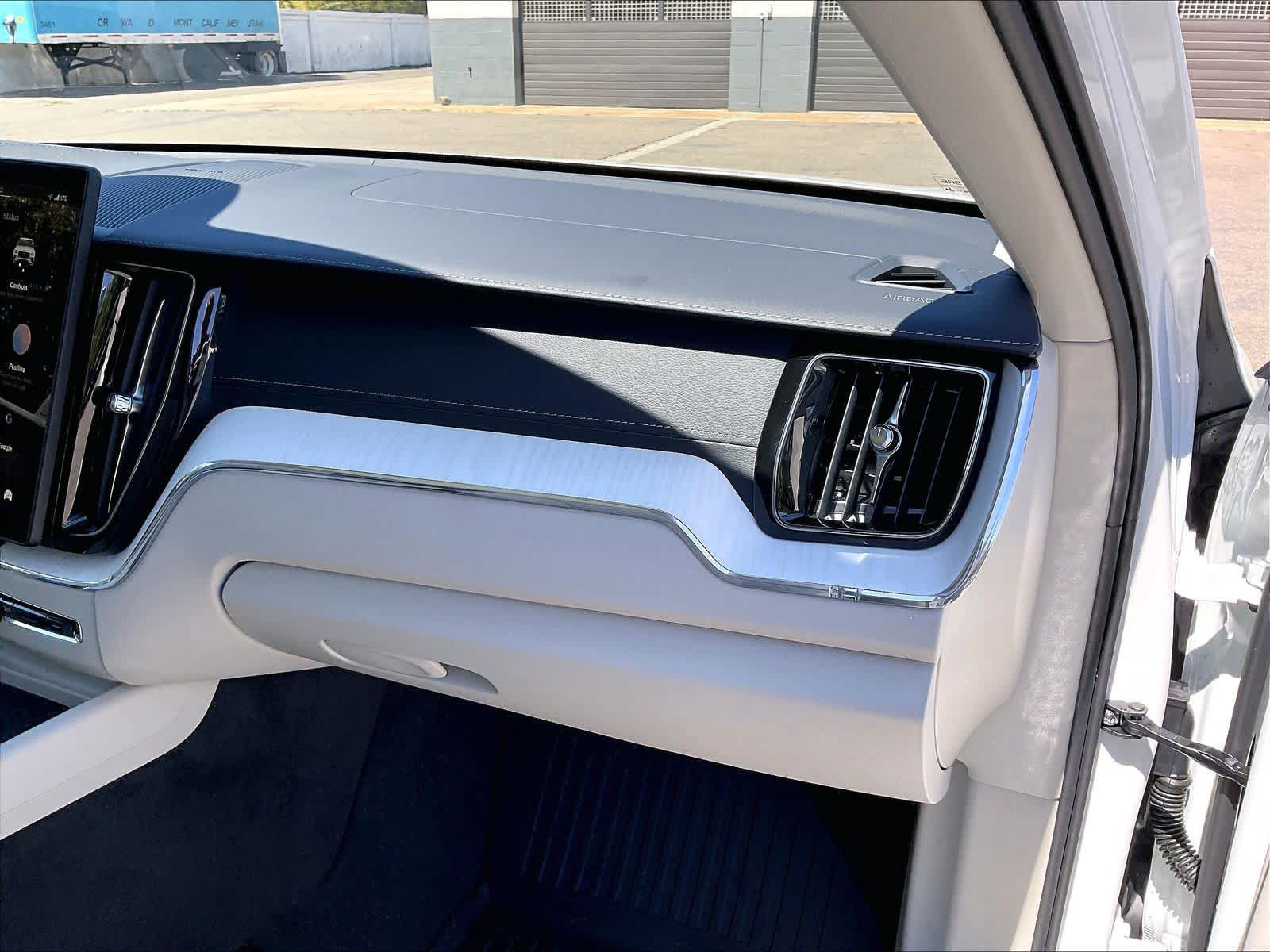 New 2027 Volvo XC60 B5 Ultra AWD/4WD image 27