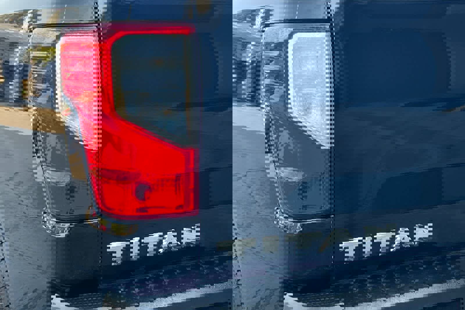 Certified 2022 Nissan Titan SV w/ Accessory Utility Package image 16