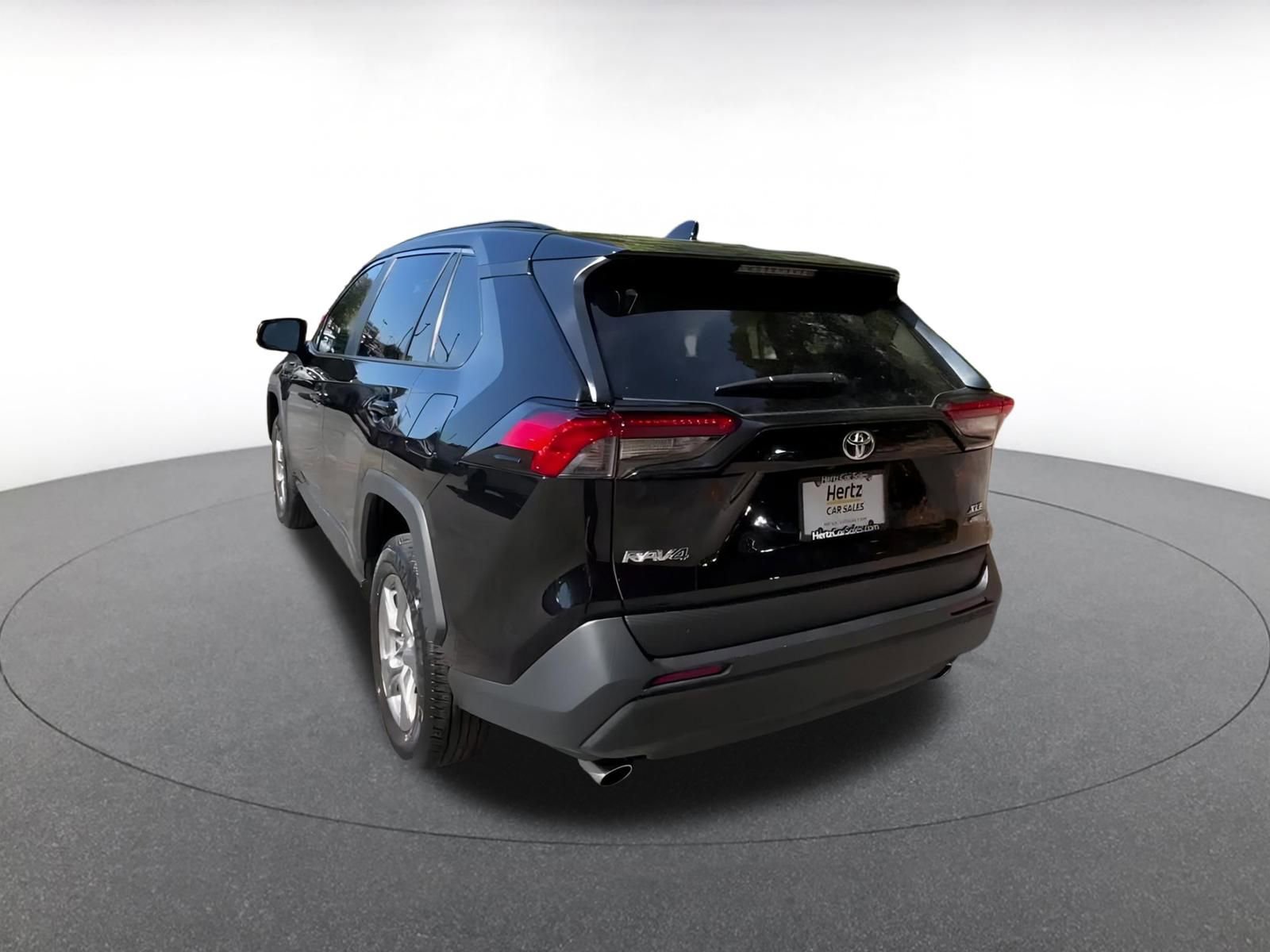 Used 2025 Toyota RAV4 XLE image 11