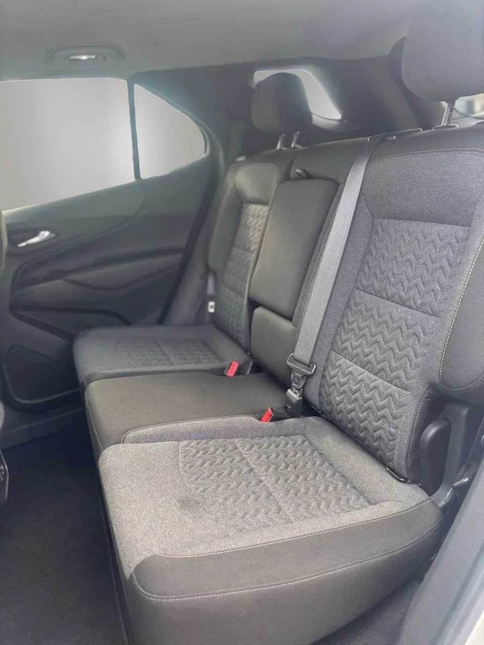 Used 2022 Chevrolet Equinox LT w/ Driver Convenience Package FWD image 16
