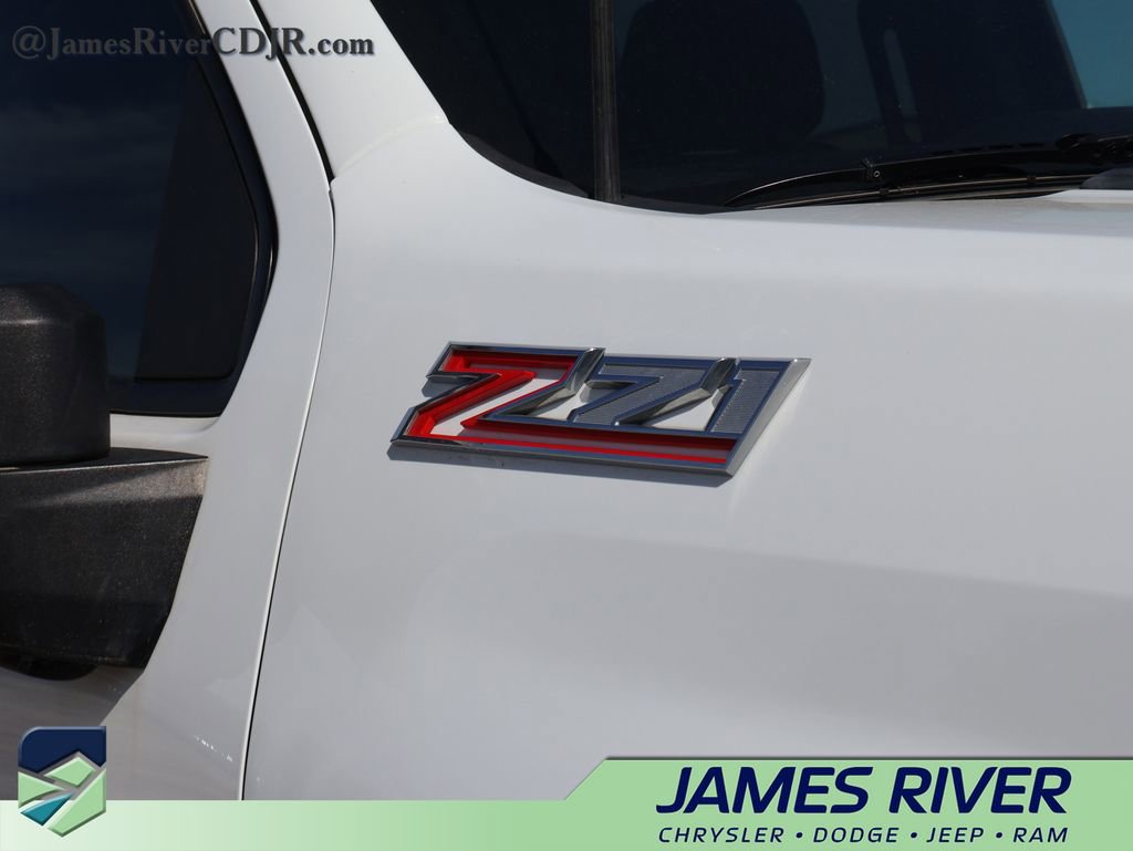 Used 2020 Chevrolet Silverado 2500 LT w/ Texas Edition AWD/4WD image 11