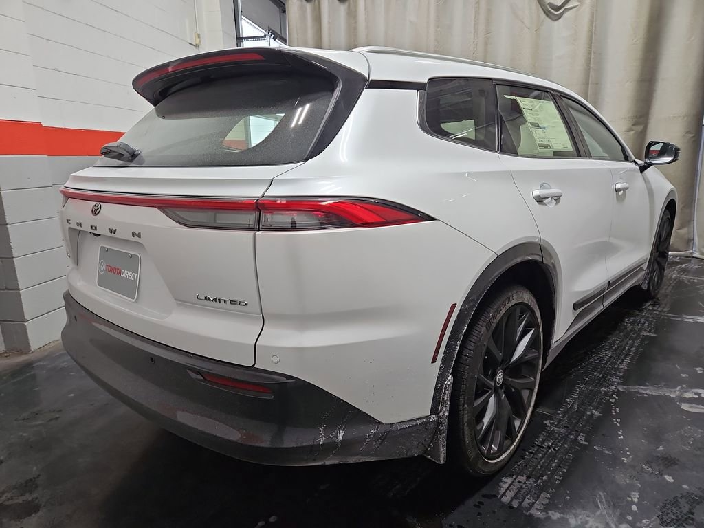 New 2025 Toyota Crown Signia image 9