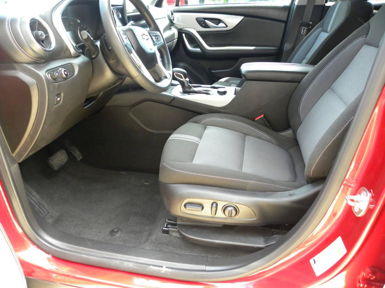 Used 2024 Chevrolet Blazer LT w/ Convenience Package FWD image 13