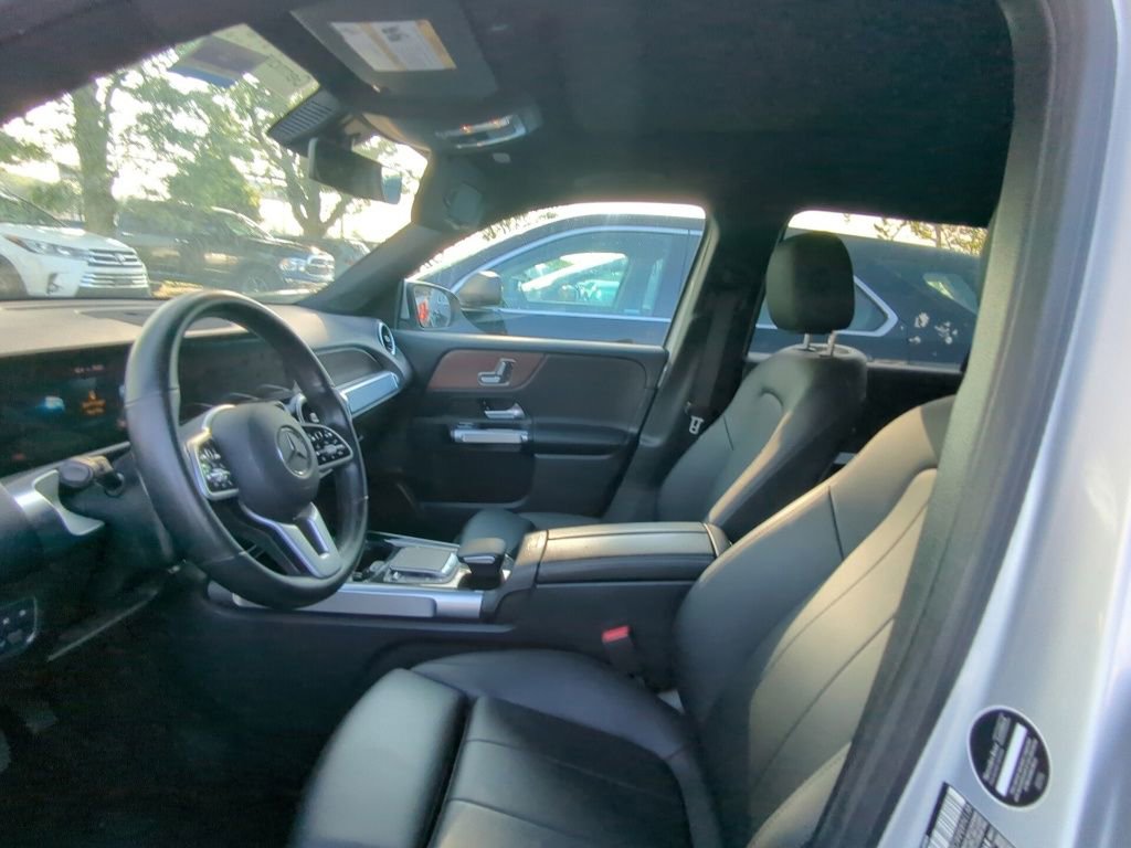 Used 2021 Mercedes-Benz GLB 250 w/ Premium Package image 6