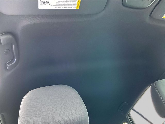 Used 2024 Chevrolet Trax RS FWD image 17