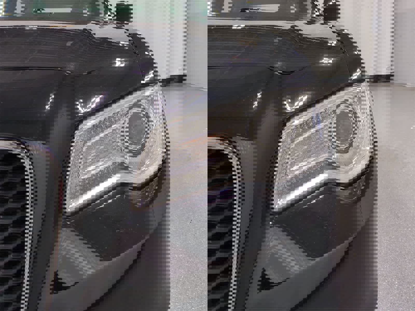 Certified 2023 Chrysler 300 Touring image 11