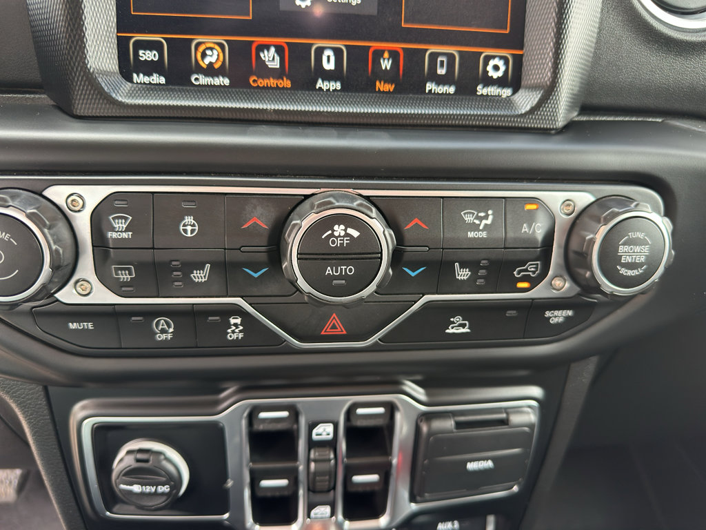 Used 2022 Jeep Wrangler Unlimited Sahara w/ Cold Weather Group AWD/4WD image 23