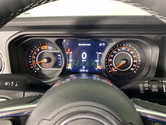 Used 2026 Jeep Wrangler Unlimited Sahara AWD/4WD image 25