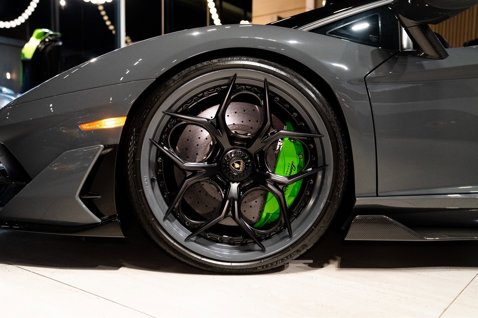 Used 2020 Lamborghini Aventador SVJ AWD/4WD image 33
